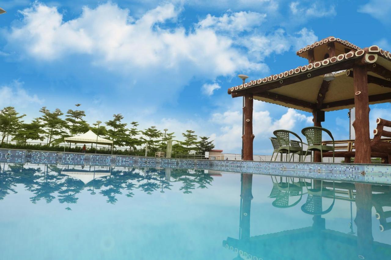 Sunnys World Resort Pune